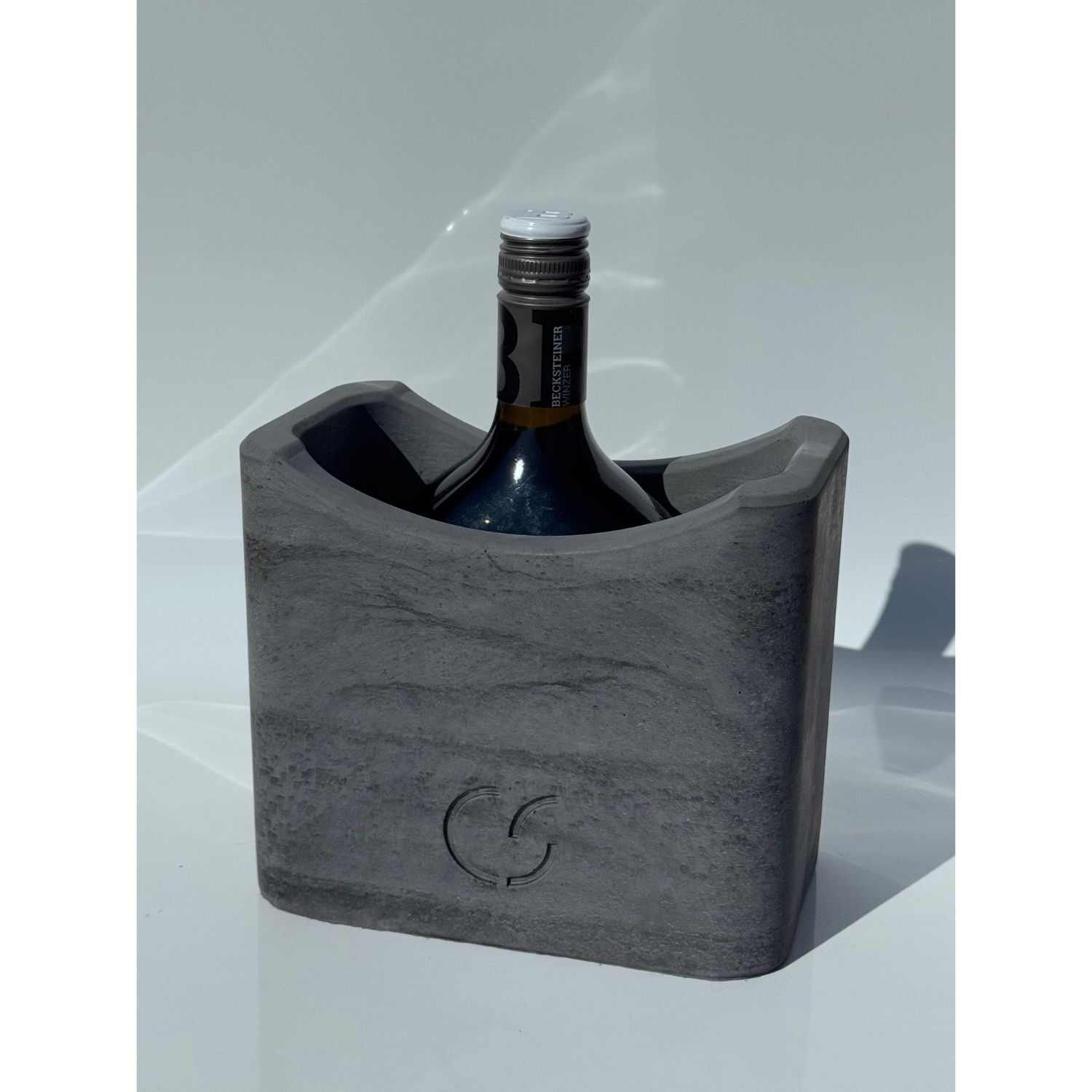 CS-Beton Weinkühler Bocksbeutel dunkelgrau Weinkühler aus Beton für Garten und Terrasse