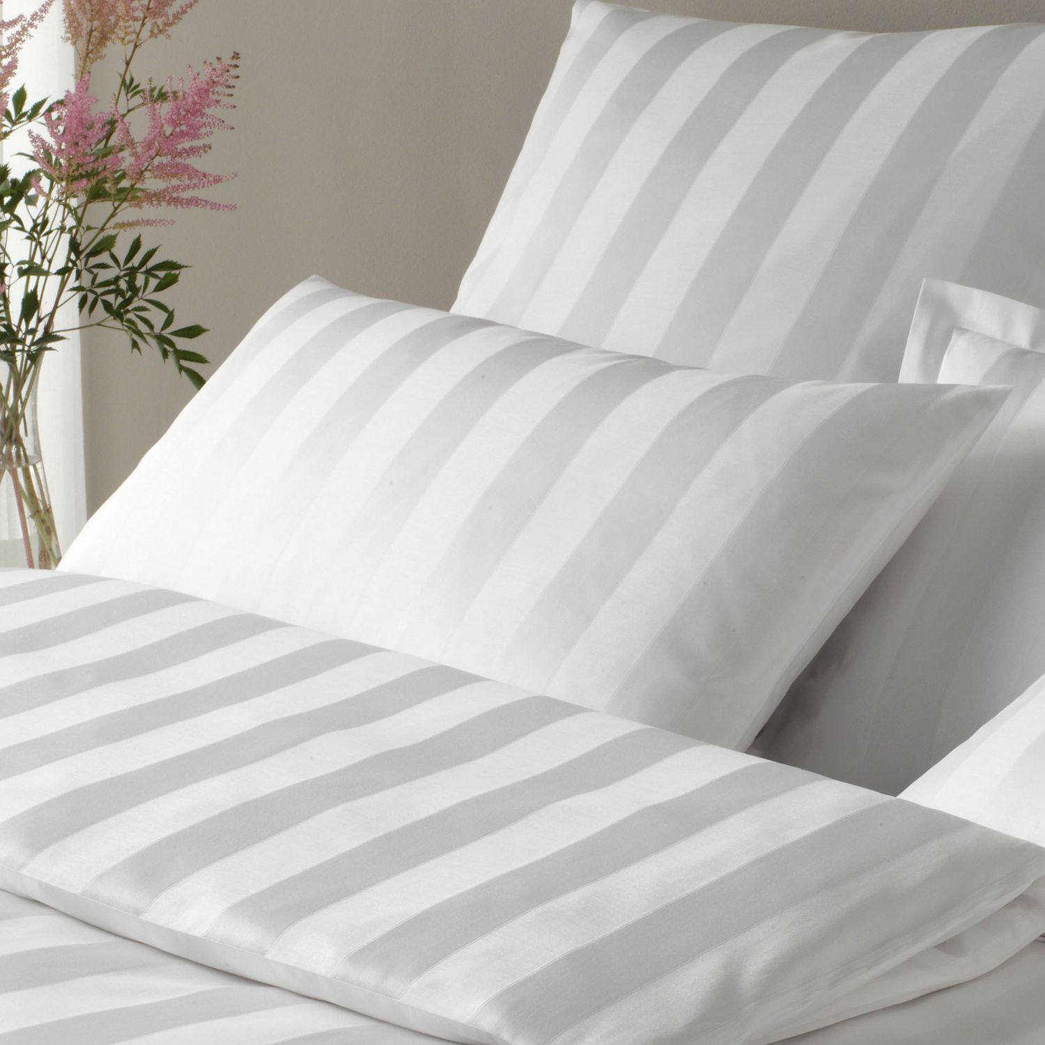 Elegante Kissenhülle Mako Satin NOBLESSE weiß atmungsaktiv