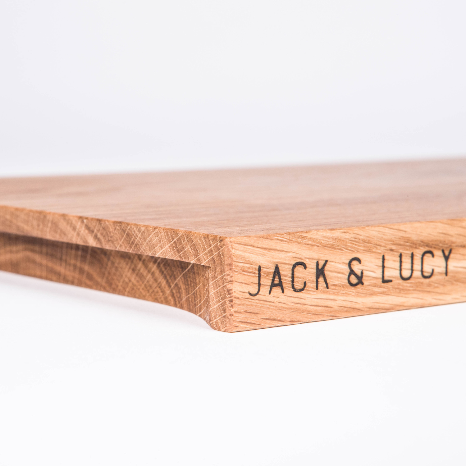Jack&Lucy PURE Schneidebrett mit Griffmulde Servierbrett aus Eiche 28x20cm