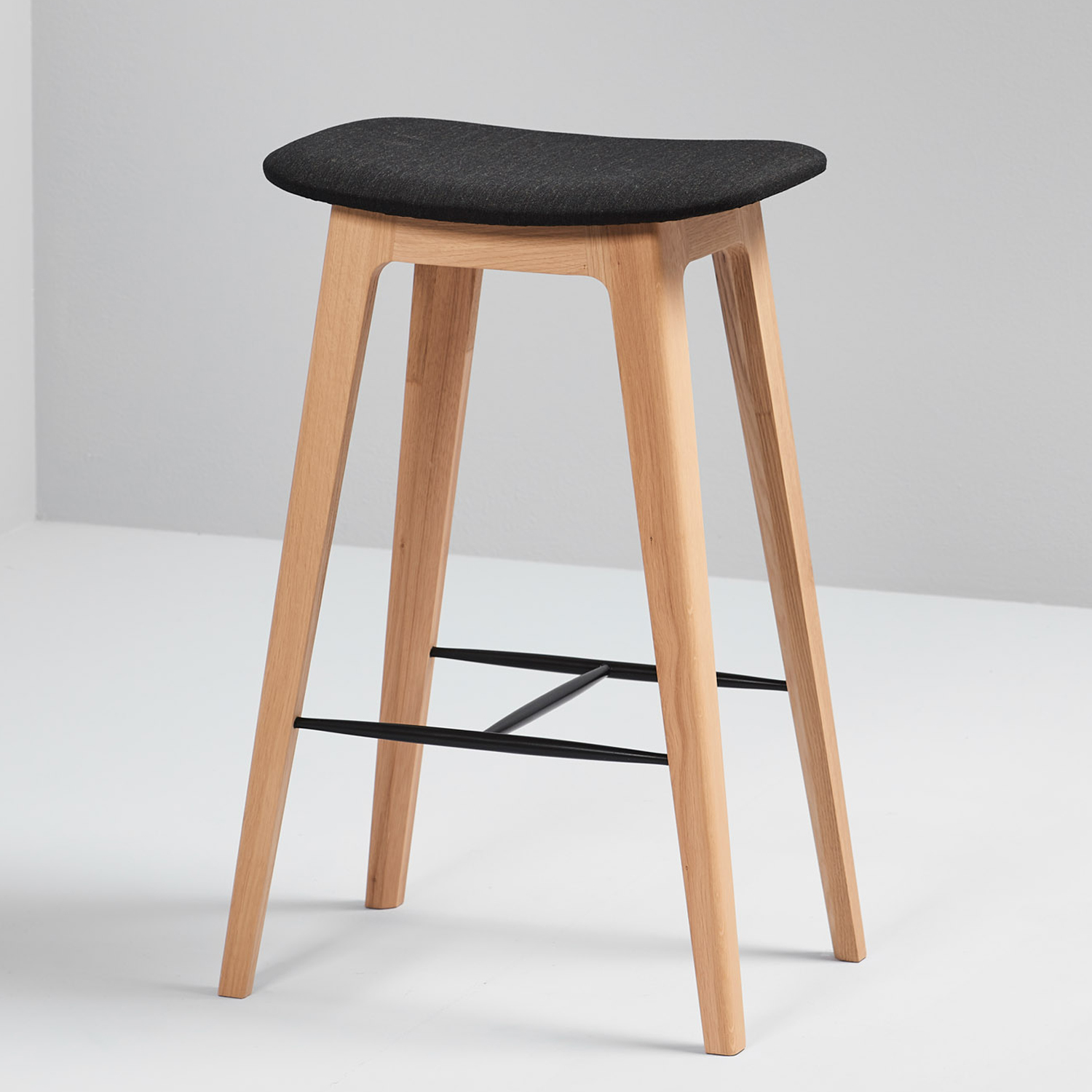 SACKit Nordic Barhocker Eiche black Höhe 68cm Dänisches Design