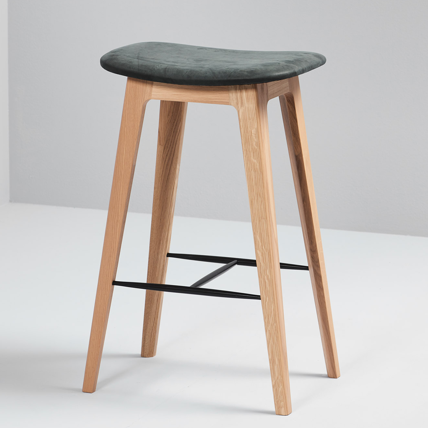 SACKit Nordic Barhocker Eiche dunes anthrazit Höhe 68cm Dänisches Design