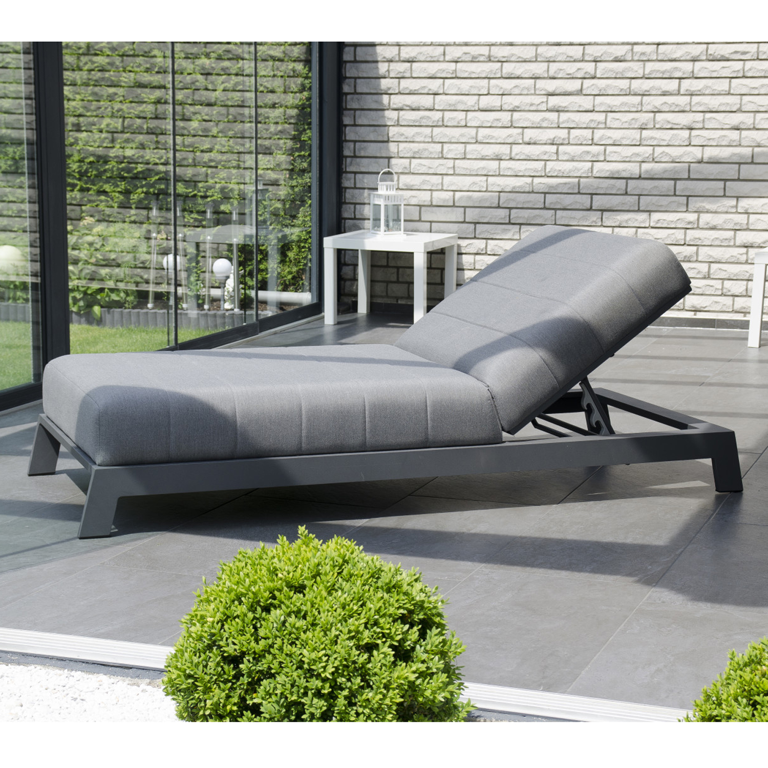 SonnenPartner Gartenliege DIVINE Gestell grau Sonnenliege inkl. Kissen Bezug Outdoortextil