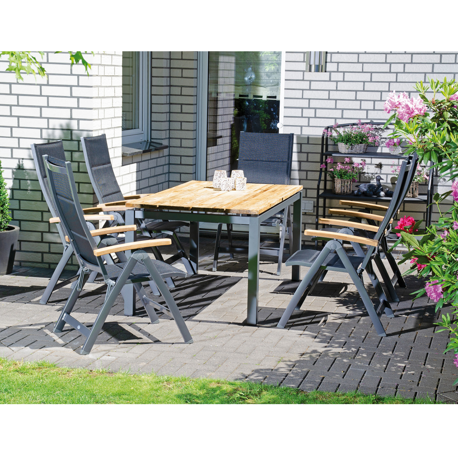 https://www.romodo.de/SyMedien/daten/bilder/1500/SonnenPartner-Klappsessel-SIERRA-Gestell-anthrazit-Gartensessel-Alu-Teakholzarmlehne-Polstertextil_80062624_1.jpg