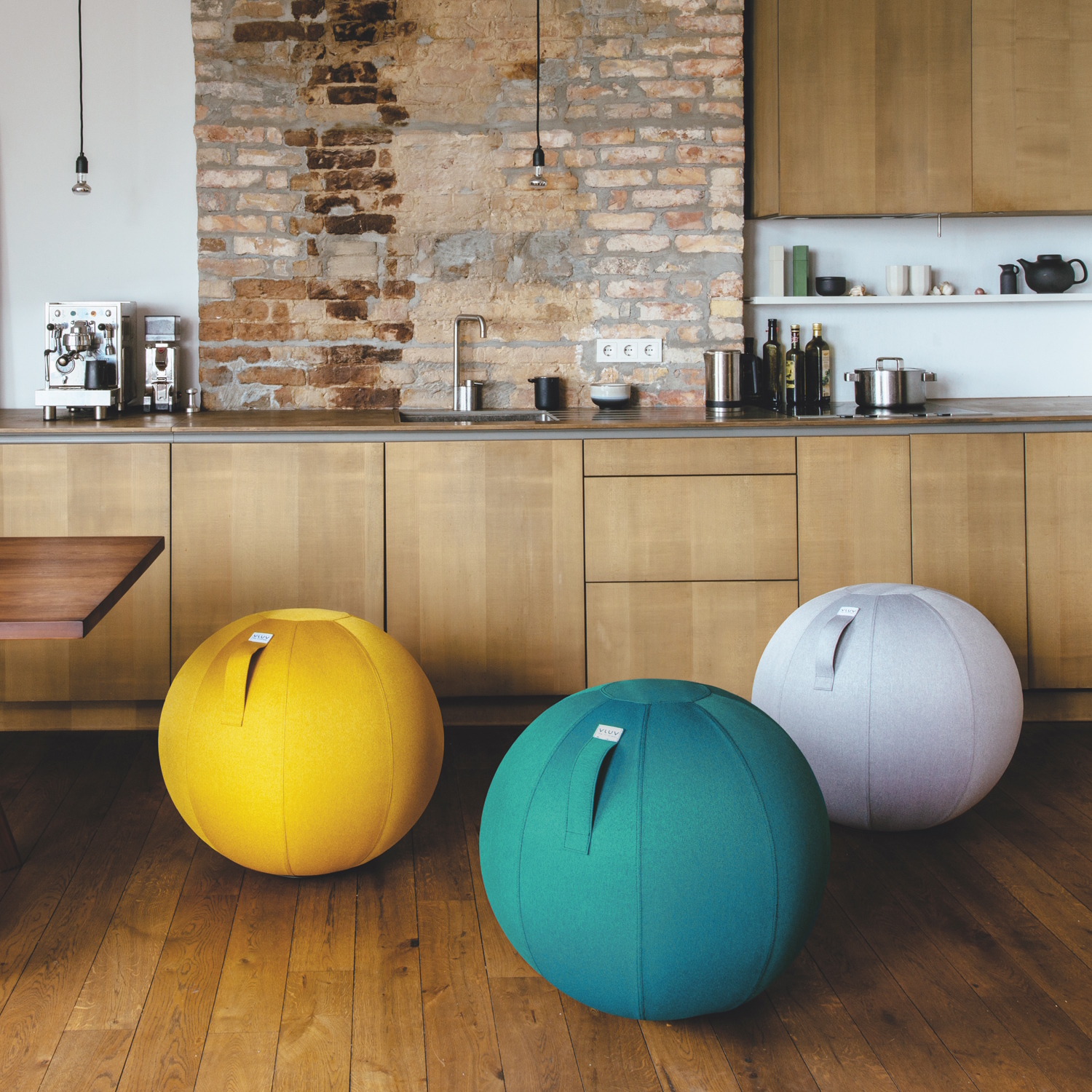 VLUV LEIV ergonomischer Sitzball 60-65cm Mustard robuste hochwertige canvas-ähnliche Stoffqualität 