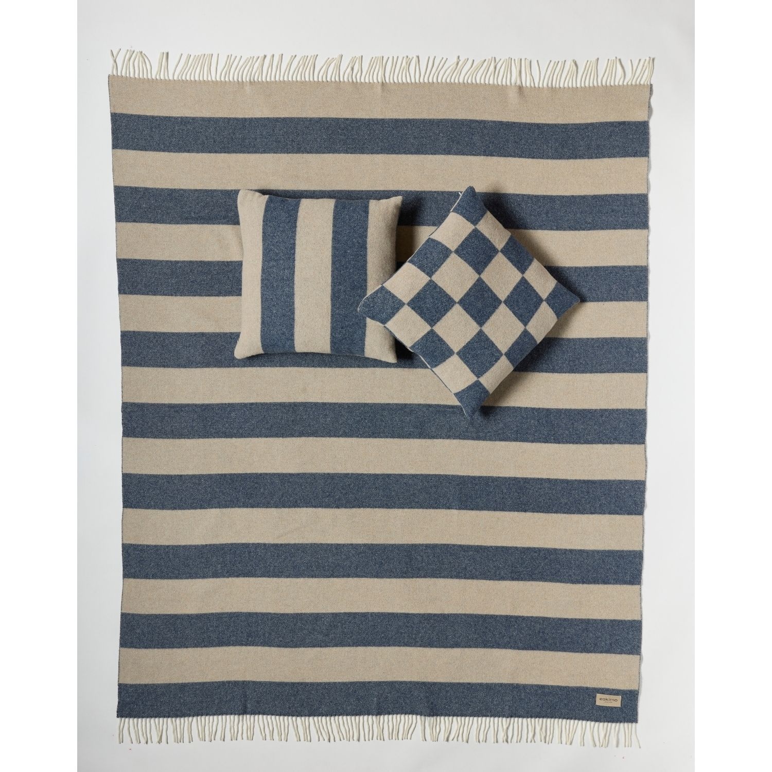 eskimo Decke Stripes Streifen marine beige Schweizer Merino-Wolldecke zweifarbig