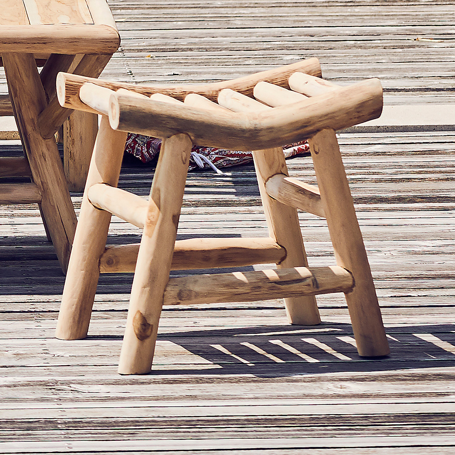 jankurtz Hocker FRED Teak massiv natur Holzhocker jedes Stück ein Unikat