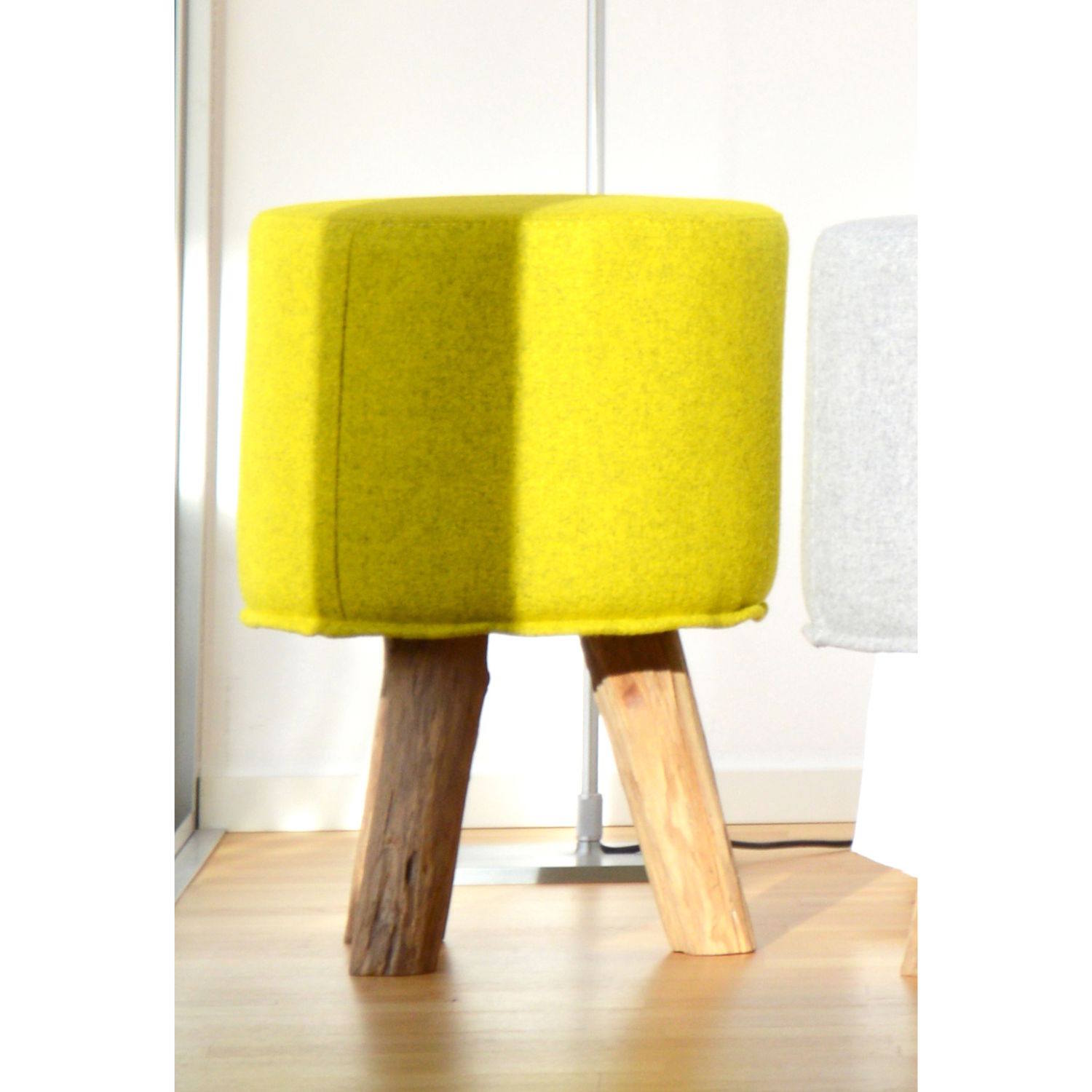 jankurtz Hocker KIOWA Unikat aus recyceltem Teak und Wolle by jankurtz