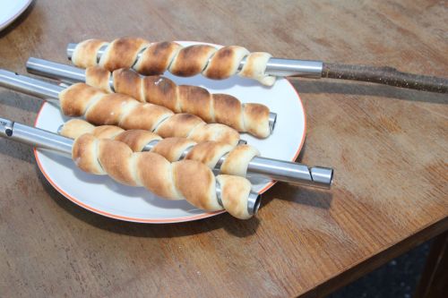 TUBE IT! Stockbrot-Grillrohr 2er Set TUBE IT gibt einer bewährten Tradition neuen Glanz