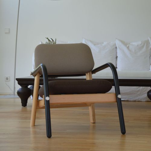 jankurtz BILLY Sessel schwarz braun beige 44 cm Gestell aus Esche und Armlehnen aus Stahl