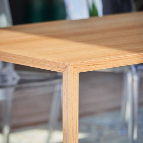 jankurtz Tisch CLOUD 2.0 aus Massivholz Zeitloser Tisch Gestell Eiche designed by jankurtz